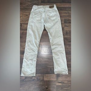 Men’s size 30L BKE Jake Jeans.